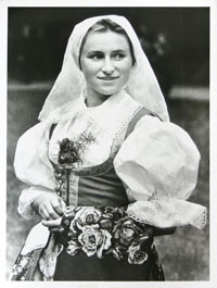 Ženský kroj